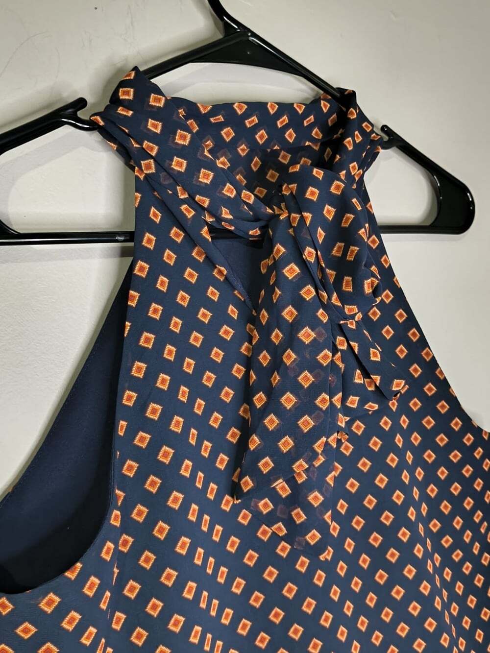 Banana Republic Women's Size S Sleeveless Halter Blouse Navy Orange Geometric - Picture 5 of 10